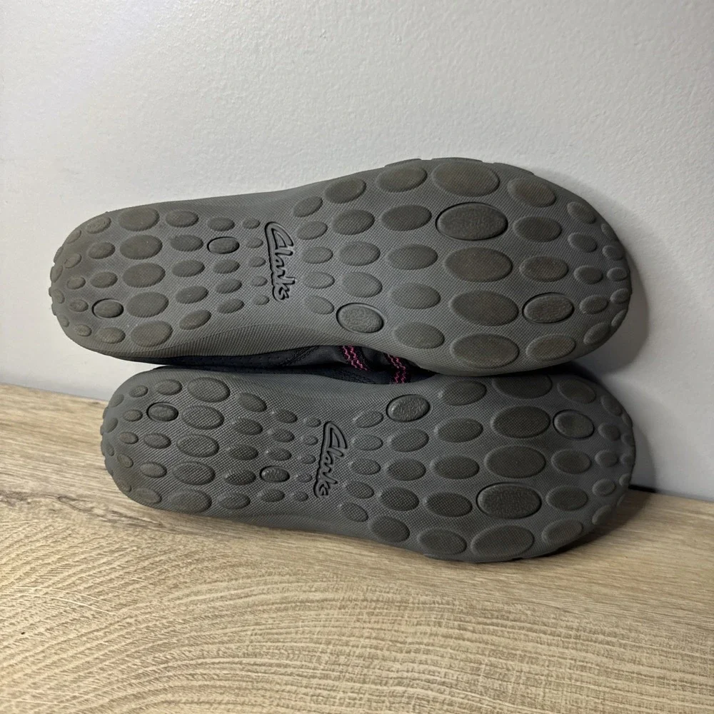 Clarks Shoes Gray Pink Flats Nubuck Suede Cushioned‎ Slip On Neutral Casual 7